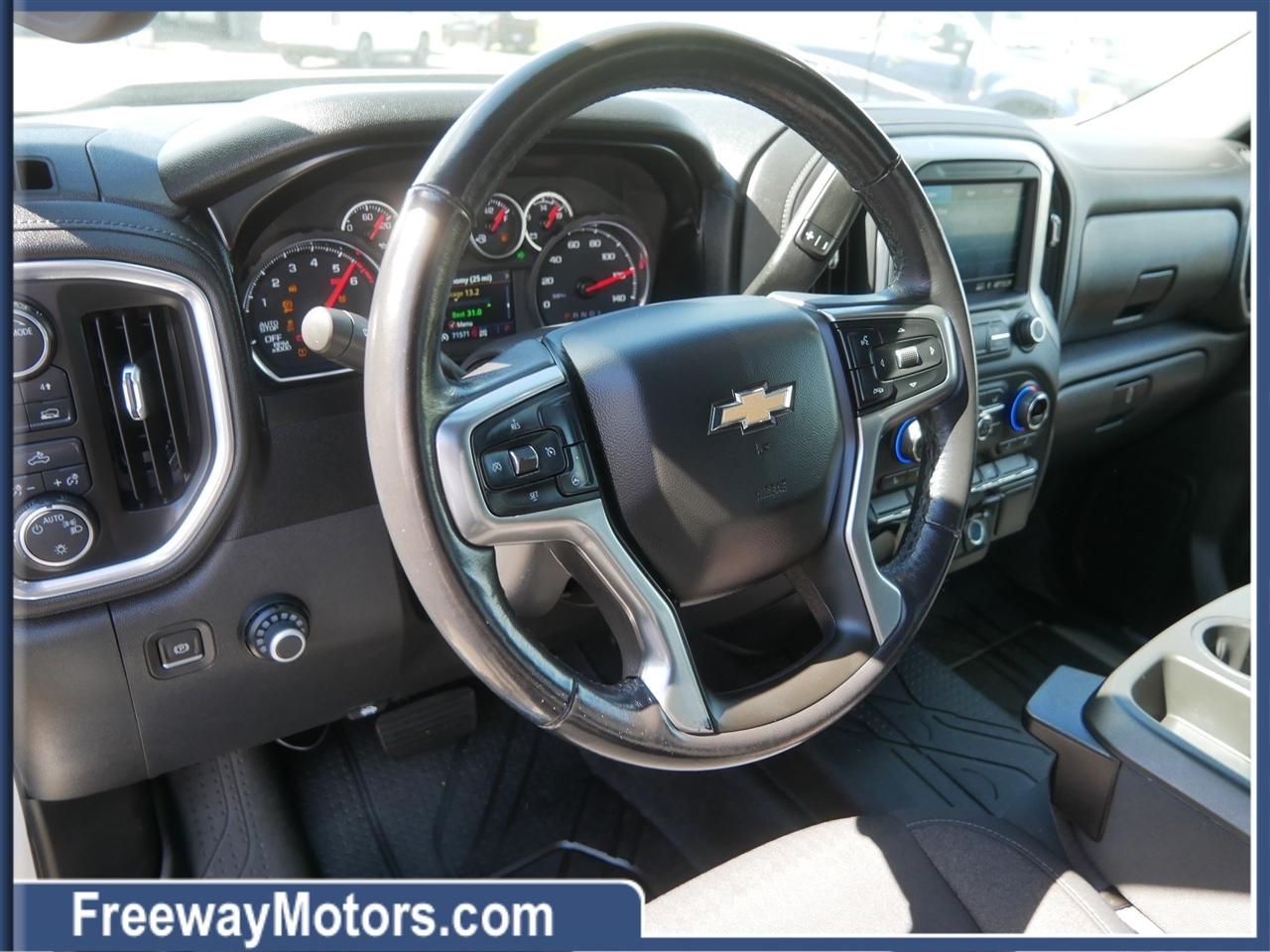 Chevrolet Silverado 1500 4WD Crew Cab 147" LT w/1LT 2021