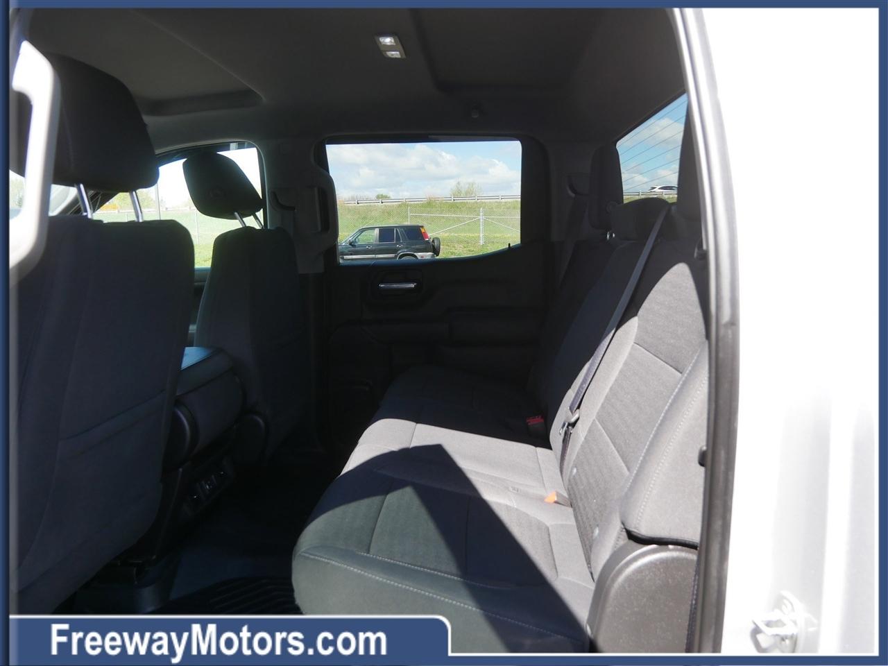 Chevrolet Silverado 1500 4WD Crew Cab 147" LT w/1LT 2021