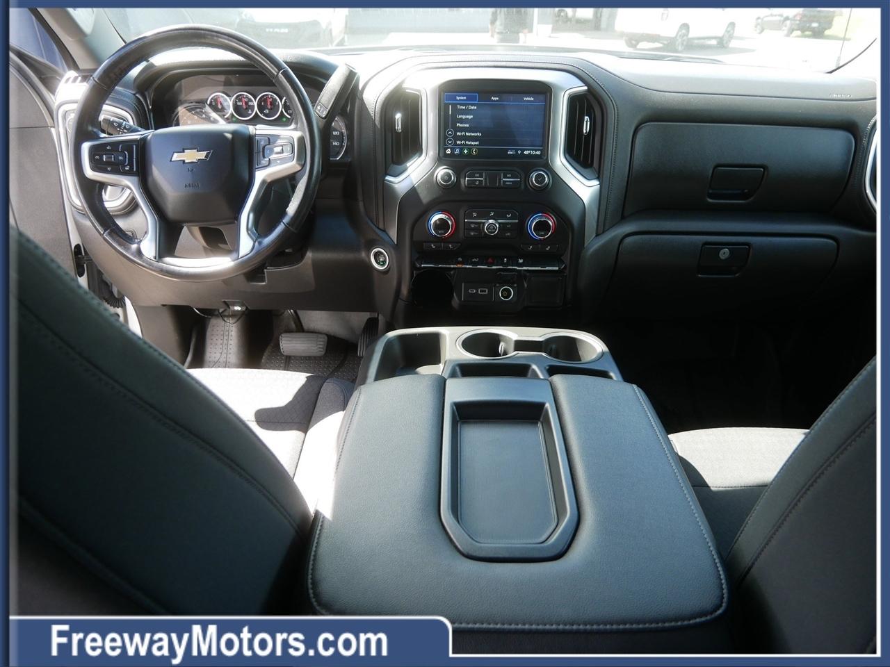 Chevrolet Silverado 1500 4WD Crew Cab 147" LT w/1LT 2021