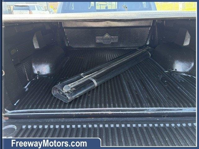 Toyota Tundra 4WD Truck Double Cab 5.7L V8 6-Spd AT SR5 (Natl) 2014