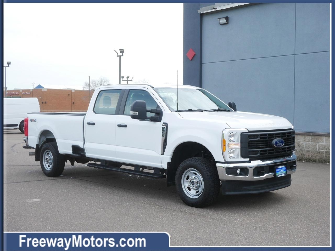Ford Super Duty F-250 SRW XL 4WD Crew Cab 8' Box 2023