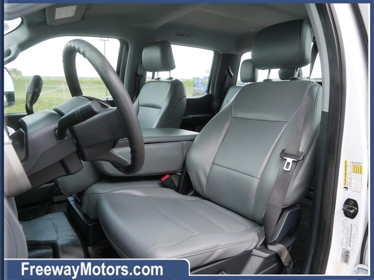Ford Super Duty F-250 SRW XL 4WD Crew Cab 8' Box 2023