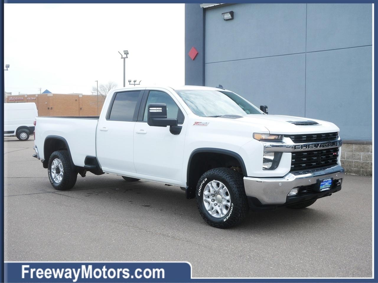Chevrolet Silverado 3500HD 4WD Crew Cab 172" LT 2023
