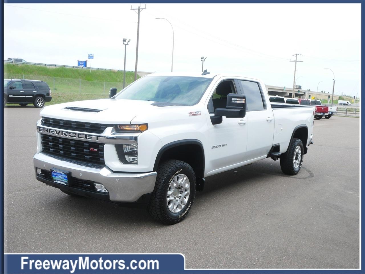 Chevrolet Silverado 3500HD 4WD Crew Cab 172" LT 2023