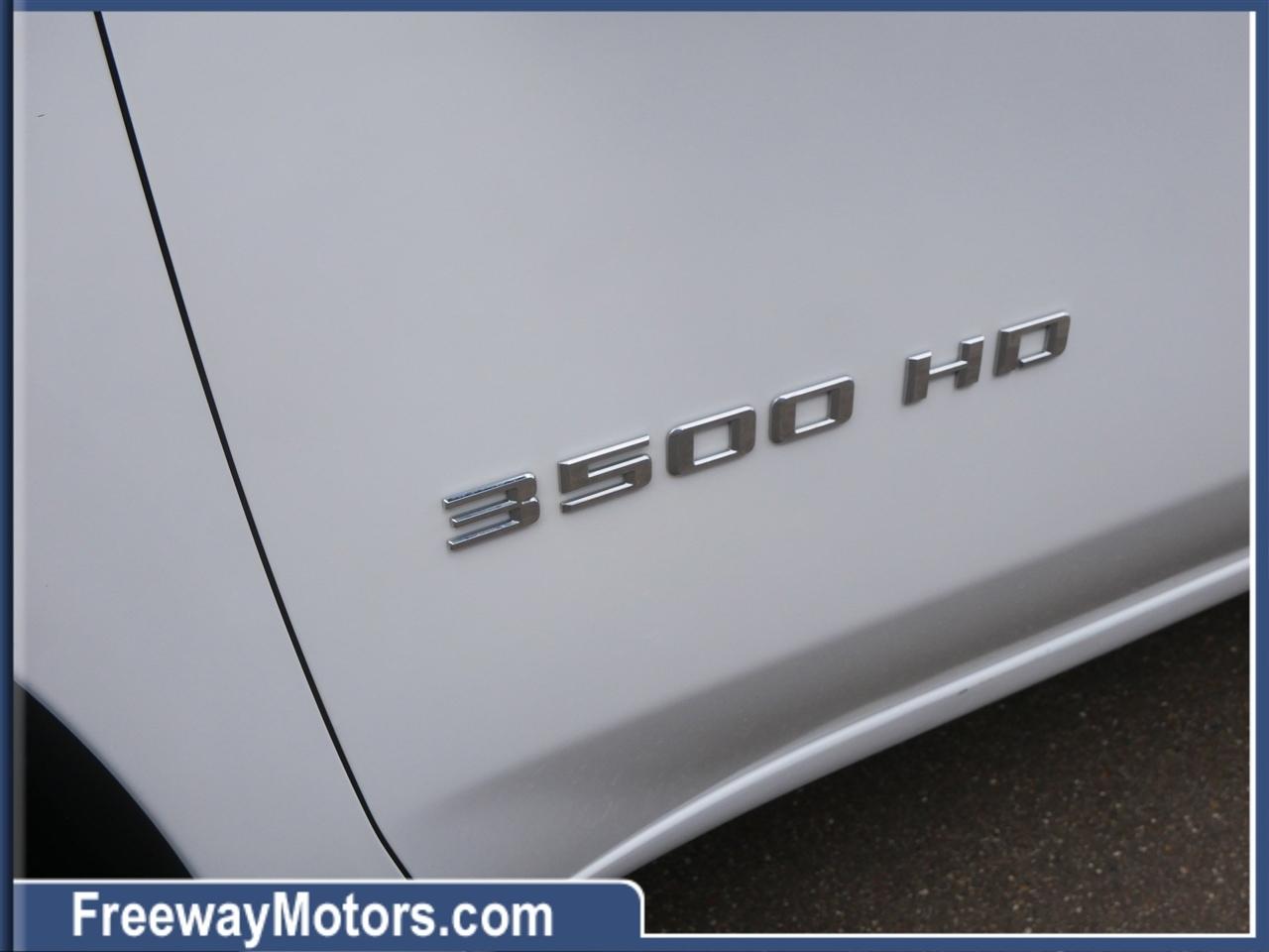 Chevrolet Silverado 3500HD 4WD Crew Cab 172" LT 2023