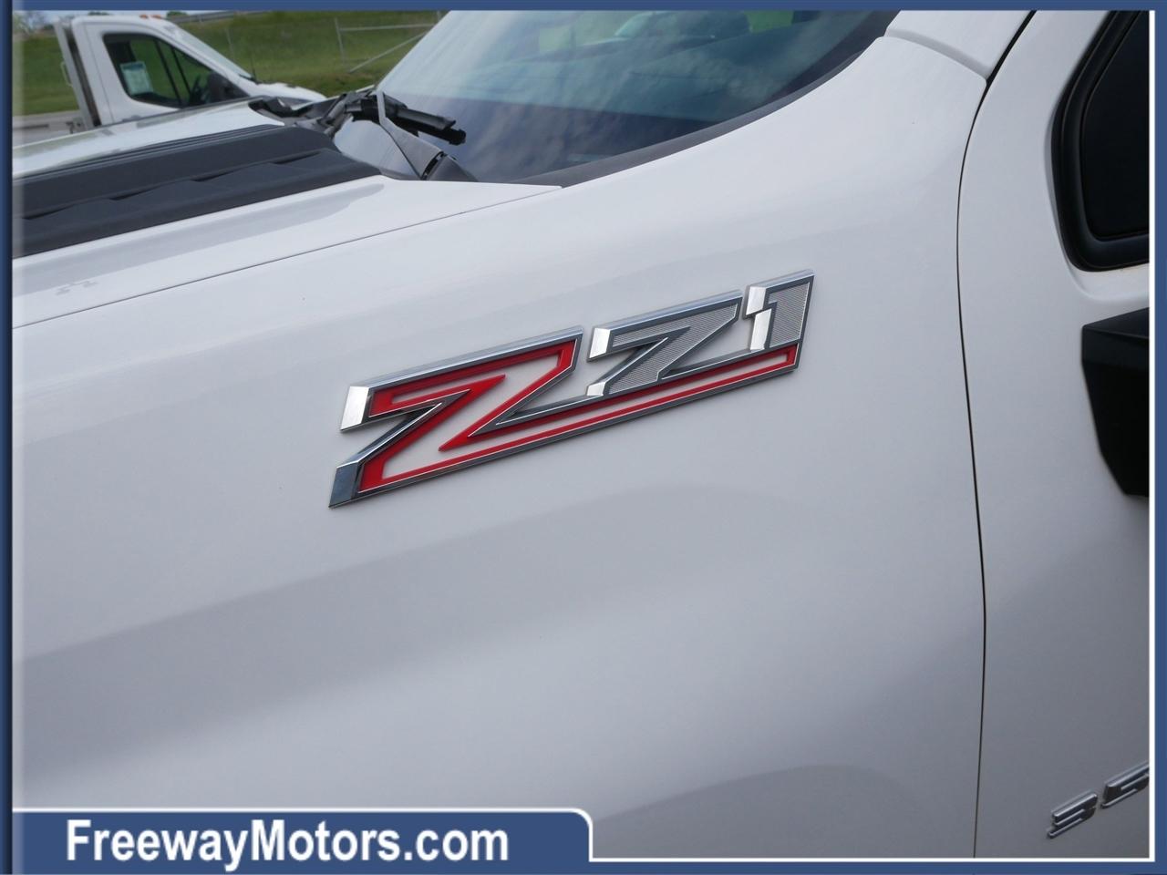 Chevrolet Silverado 3500HD 4WD Crew Cab 172" LT 2023
