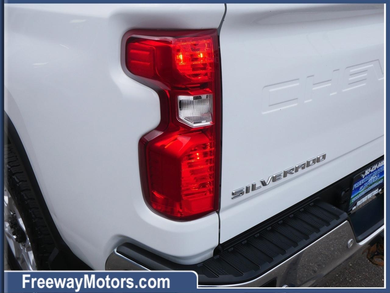 Chevrolet Silverado 3500HD 4WD Crew Cab 172" LT 2023