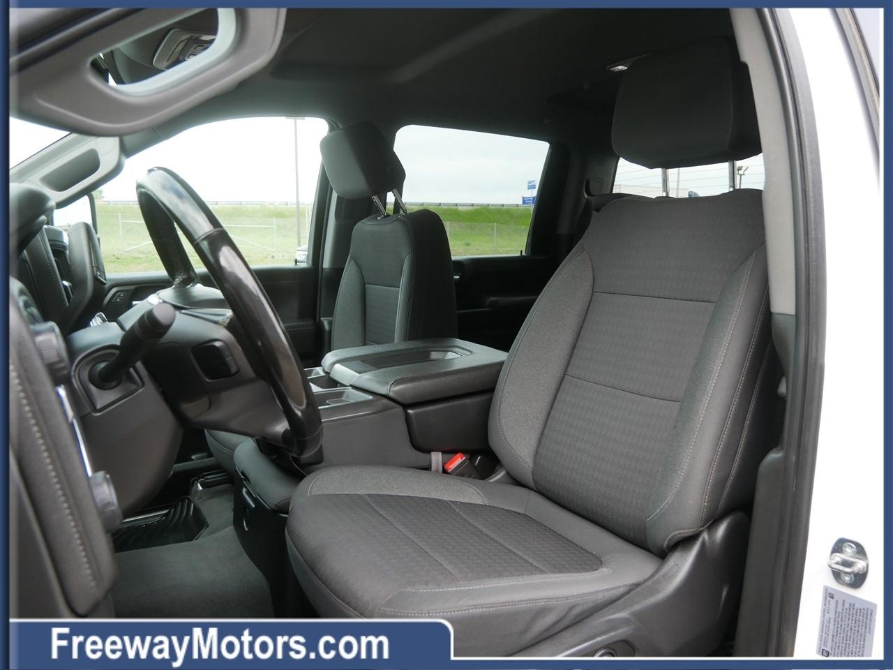 Chevrolet Silverado 3500HD 4WD Crew Cab 172" LT 2023