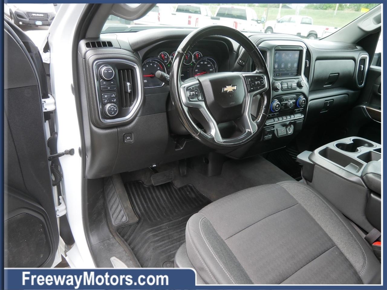 Chevrolet Silverado 3500HD 4WD Crew Cab 172" LT 2023