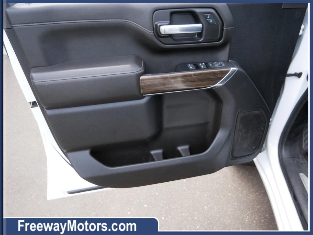 Chevrolet Silverado 3500HD 4WD Crew Cab 172" LT 2023