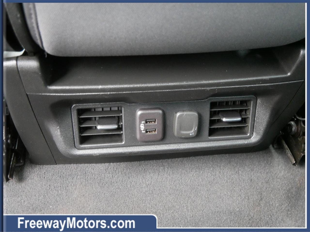 Chevrolet Silverado 3500HD 4WD Crew Cab 172" LT 2023