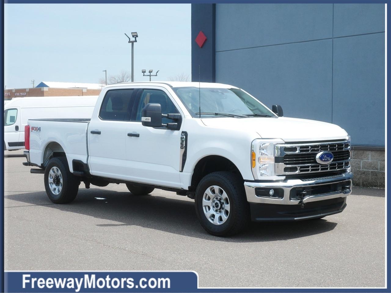2023 Ford Super Duty F-350 SRW XL 4WD Crew Cab 6.75' Box