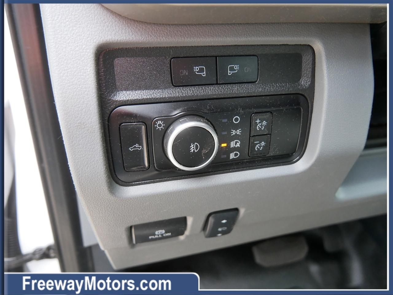 Ford Super Duty F-350 SRW XLT 4WD Crew Cab 6.75' Box 2023