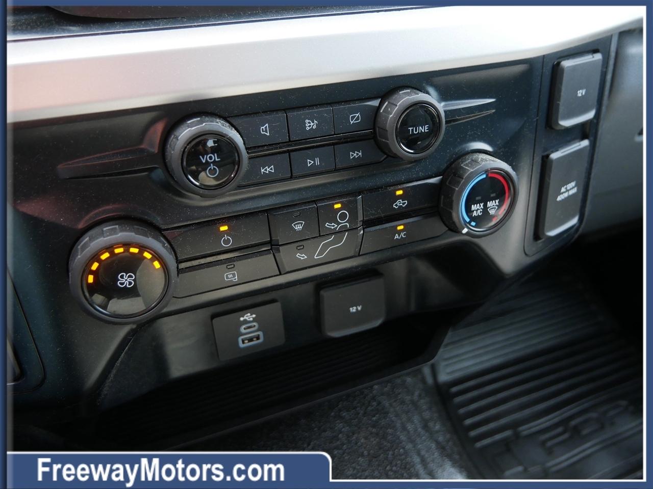 Ford Super Duty F-350 SRW XLT 4WD Crew Cab 6.75' Box 2023