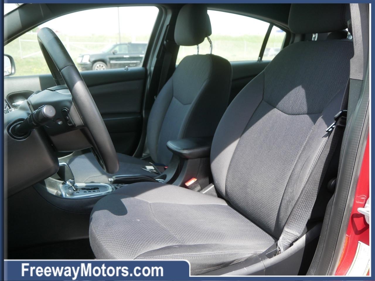 Chrysler 200 4dr Sdn Touring 2013