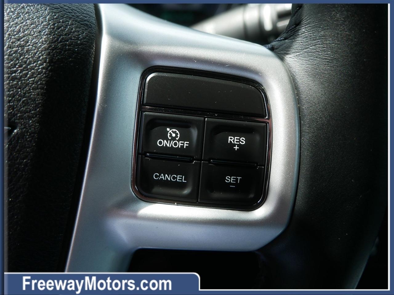 Chrysler 200 4dr Sdn Touring 2013