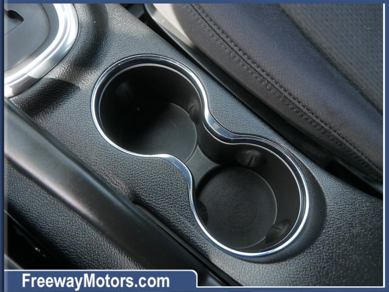 Chrysler 200 4dr Sdn Touring 2013