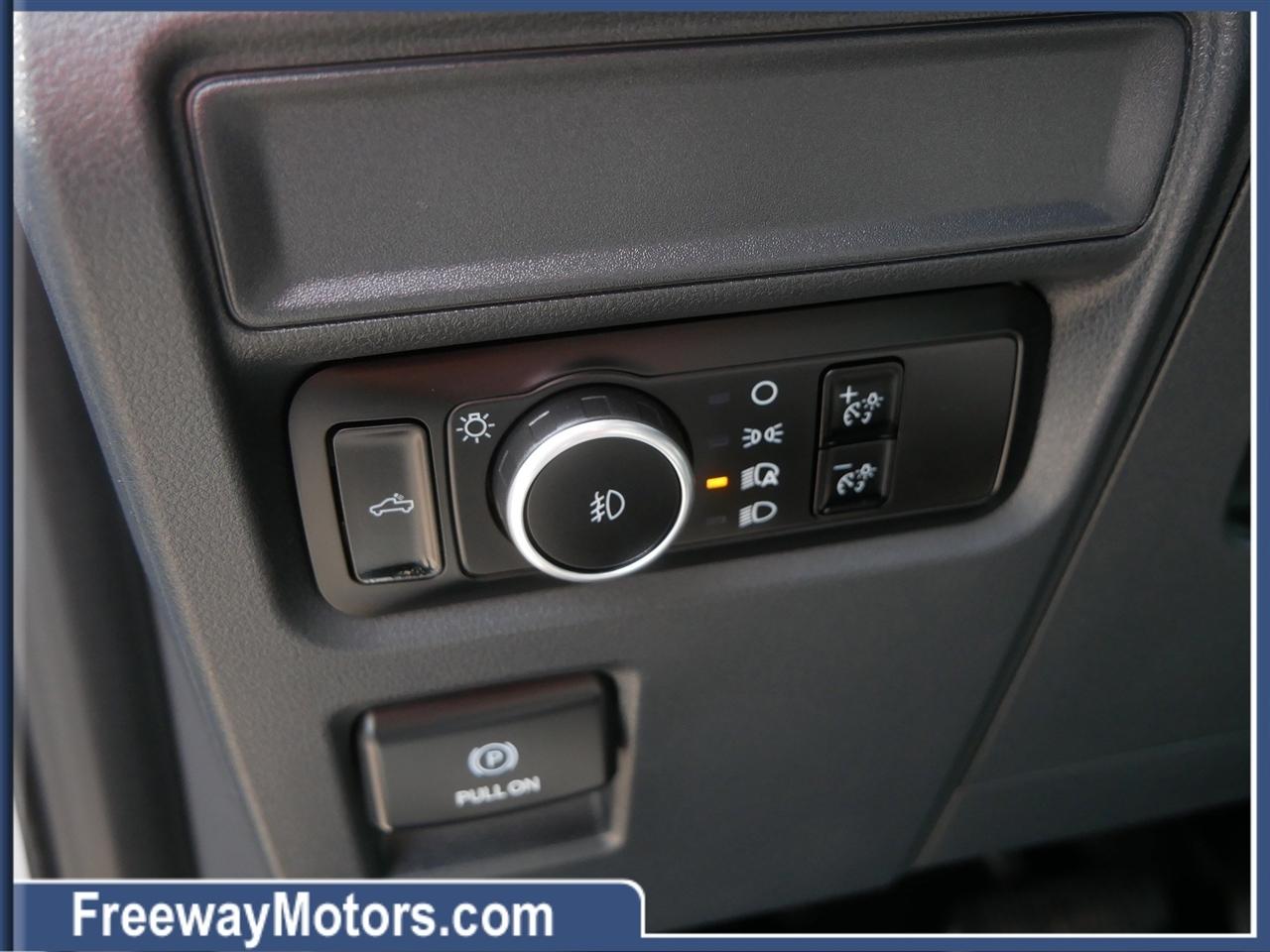 Ford F-150 XL 4WD SuperCrew 5.5' Box 2024