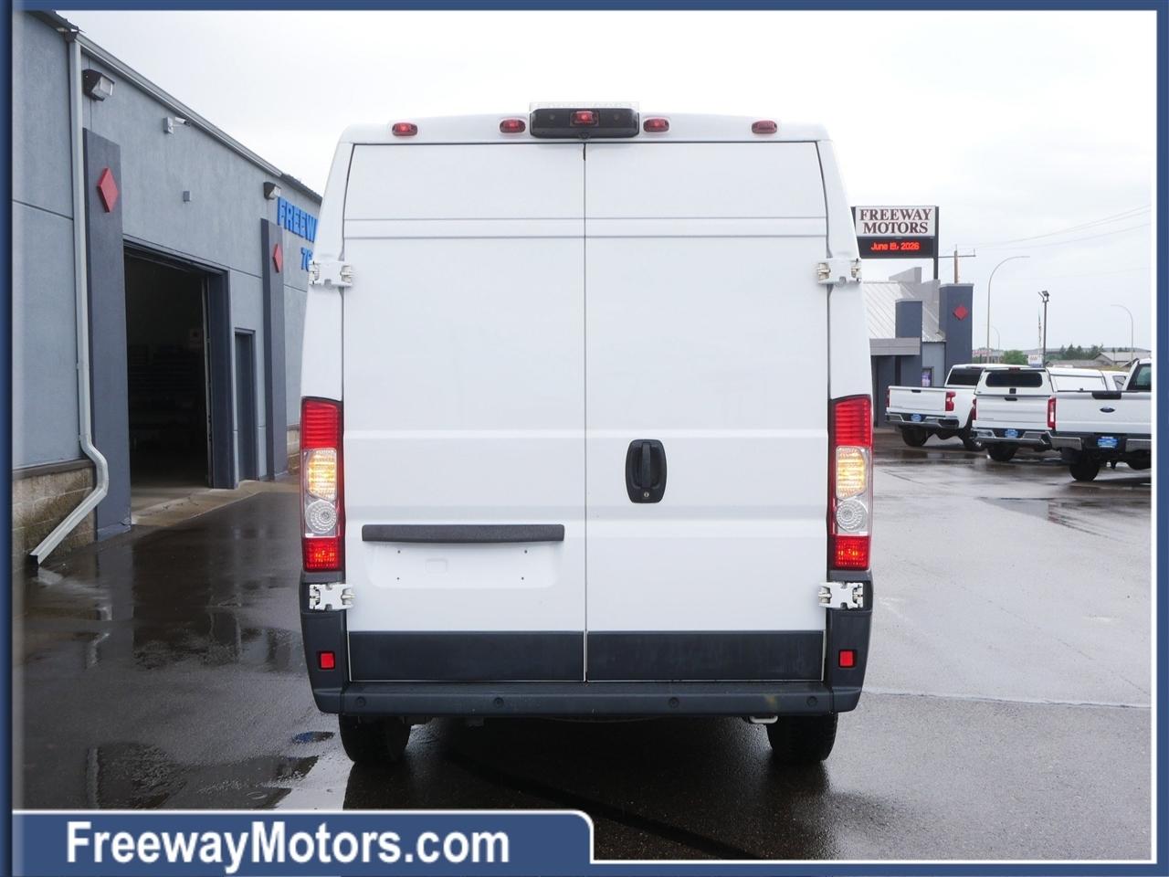 RAM ProMaster Cargo Van 2500 High Roof 136" WB 2017