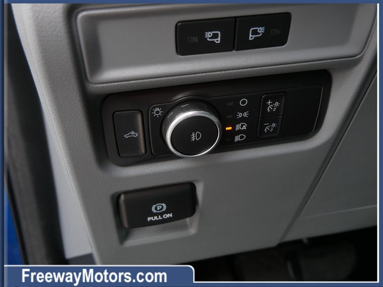 Ford F-150 XL 4WD SuperCrew 5.5' Box 2022