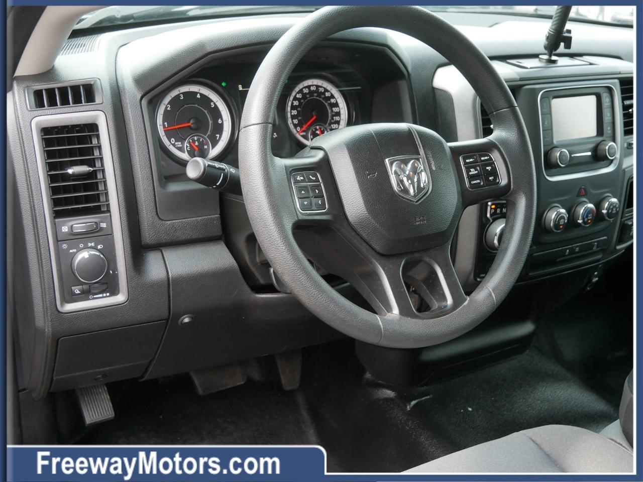 RAM 1500 Classic Tradesman 4x4 Quad Cab 6'4" Box 2023