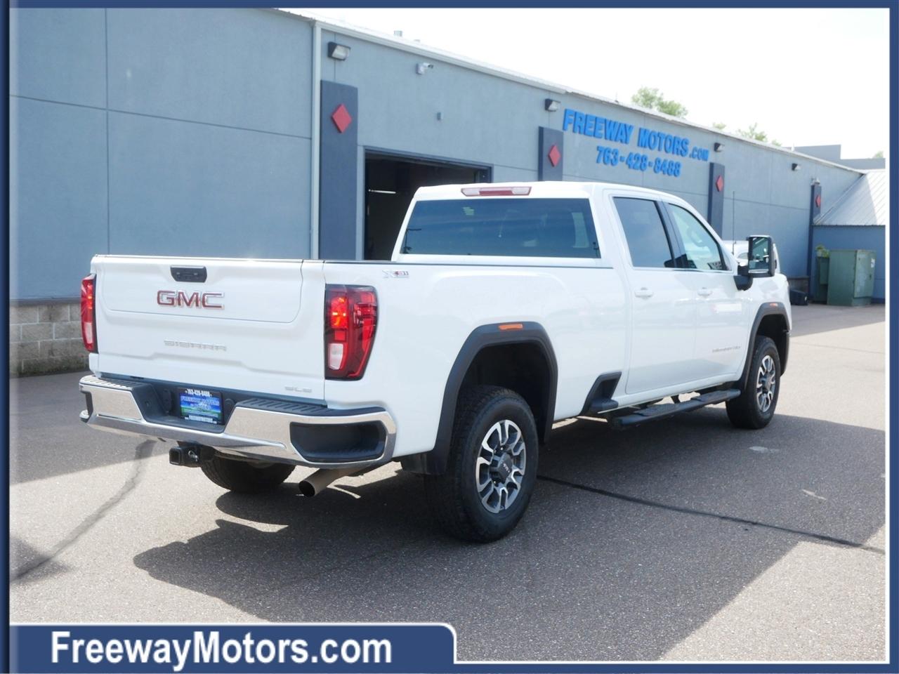 GMC Sierra 3500HD 4WD Crew Cab 172" SLE 2024