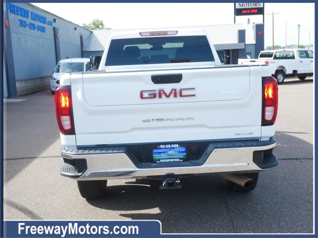 GMC Sierra 3500HD 4WD Crew Cab 172" SLE 2024