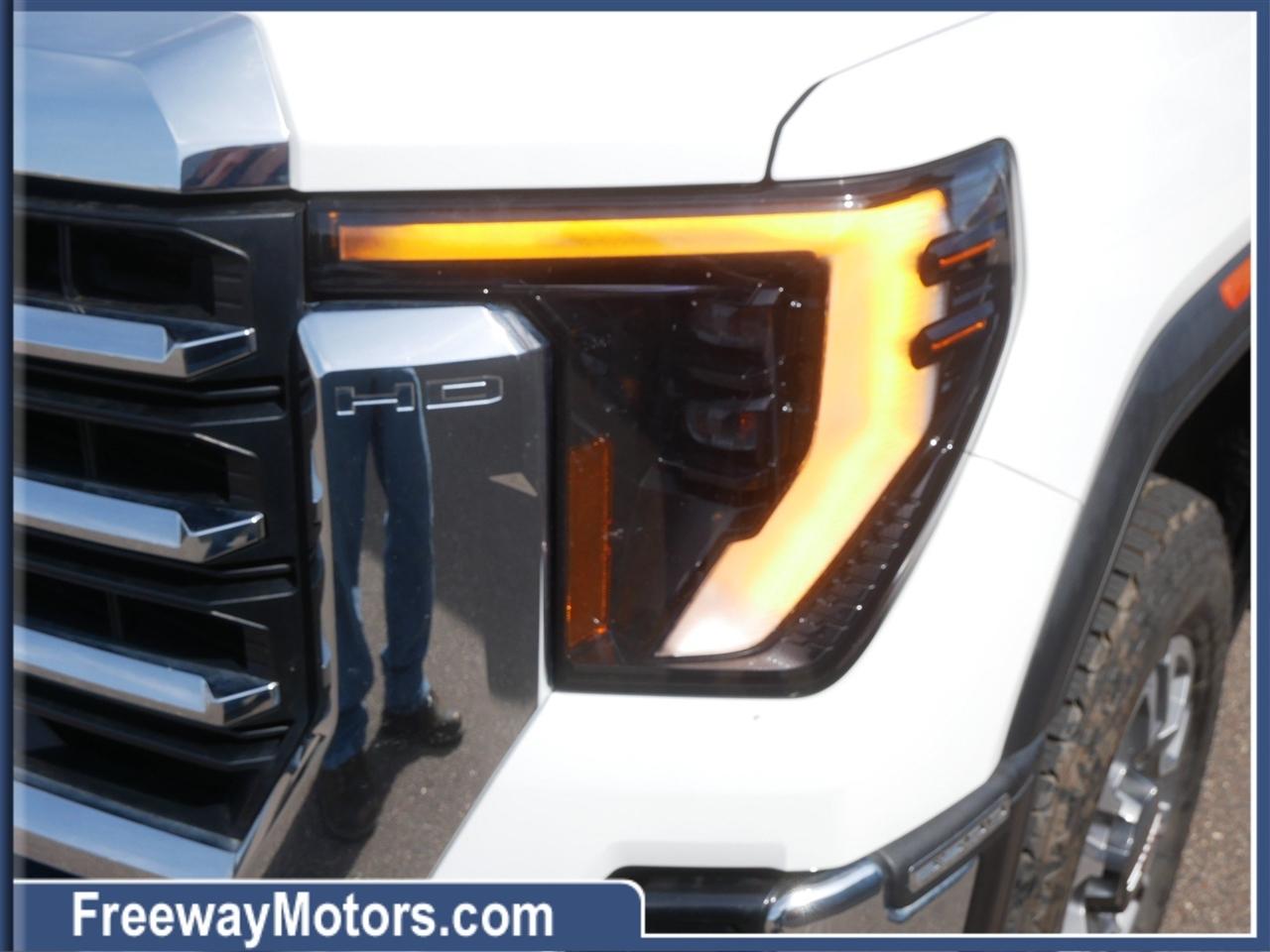 GMC Sierra 3500HD 4WD Crew Cab 172" SLE 2024