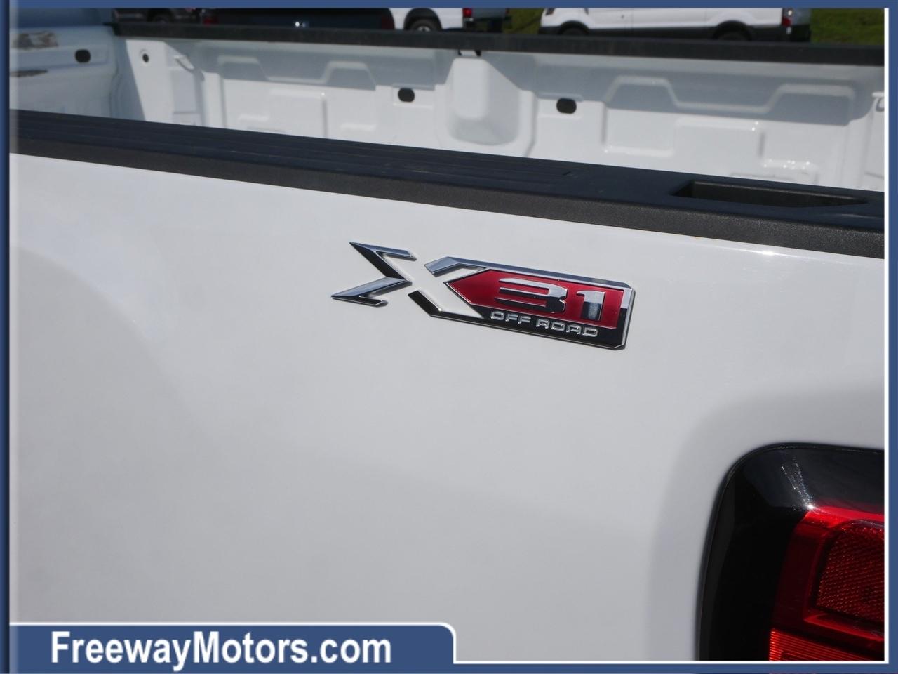GMC Sierra 3500HD 4WD Crew Cab 172" SLE 2024