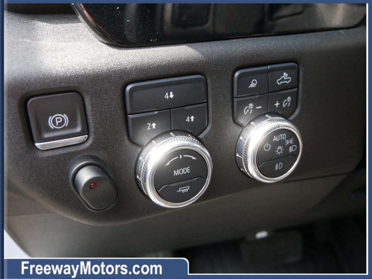 GMC Sierra 3500HD 4WD Crew Cab 172" SLE 2024