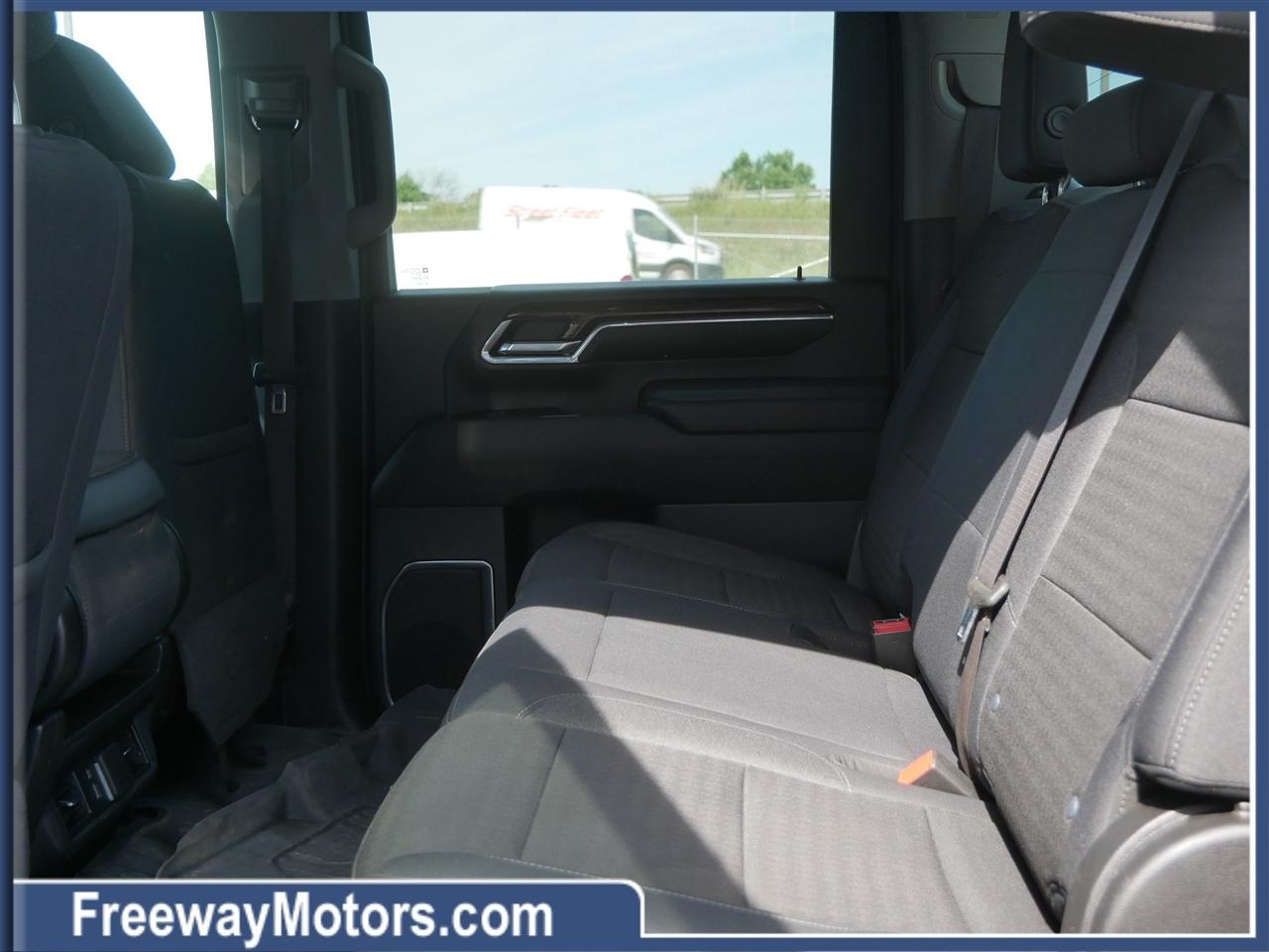 GMC Sierra 3500HD 4WD Crew Cab 172" SLE 2024