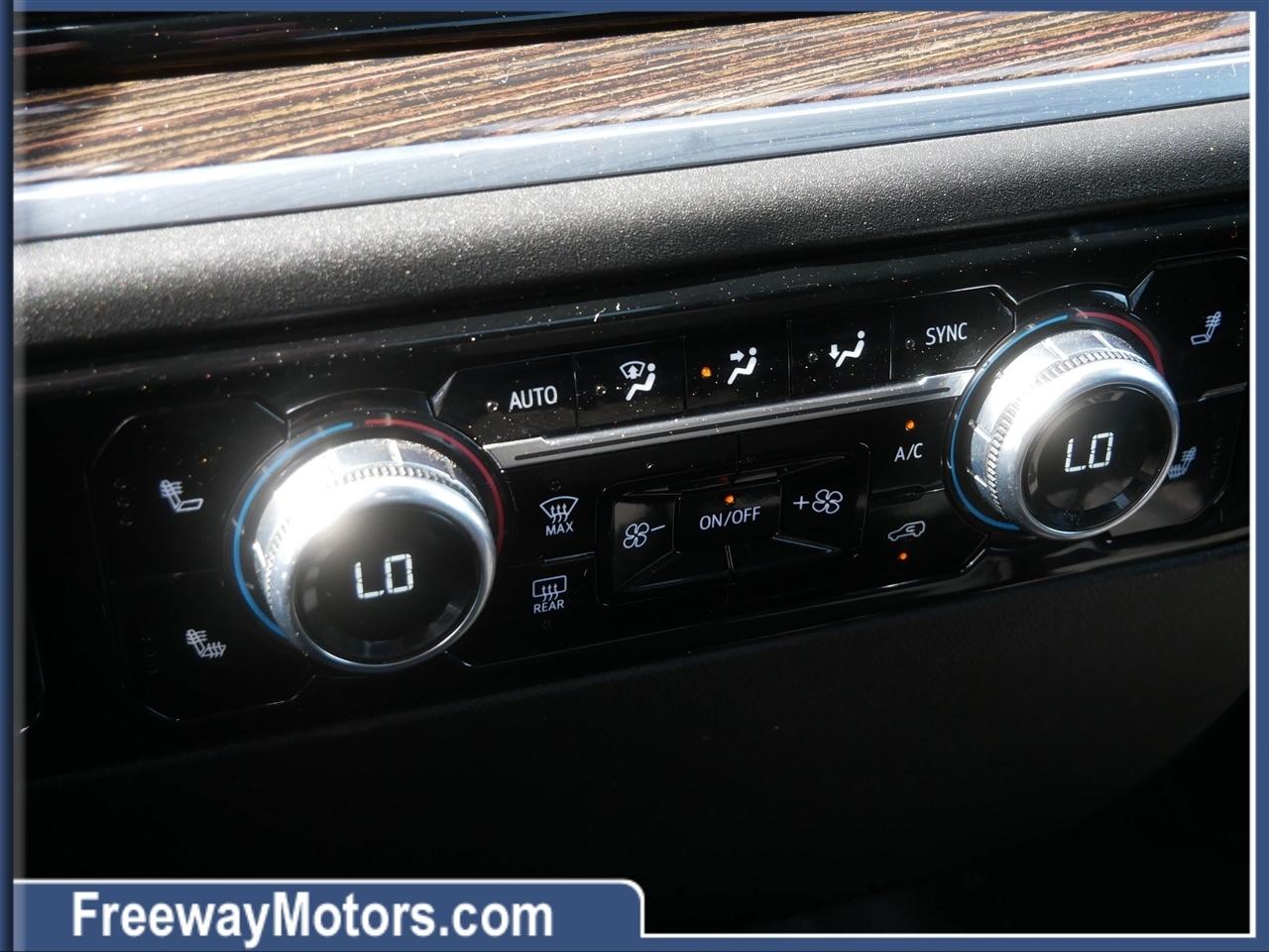 GMC Sierra 3500HD 4WD Crew Cab 172" SLE 2024