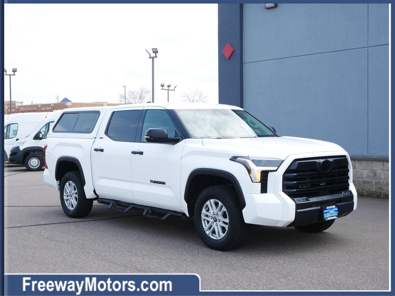 2023 Toyota Tundra 4WD SR5 CrewMax 5.5' Bed (Natl)