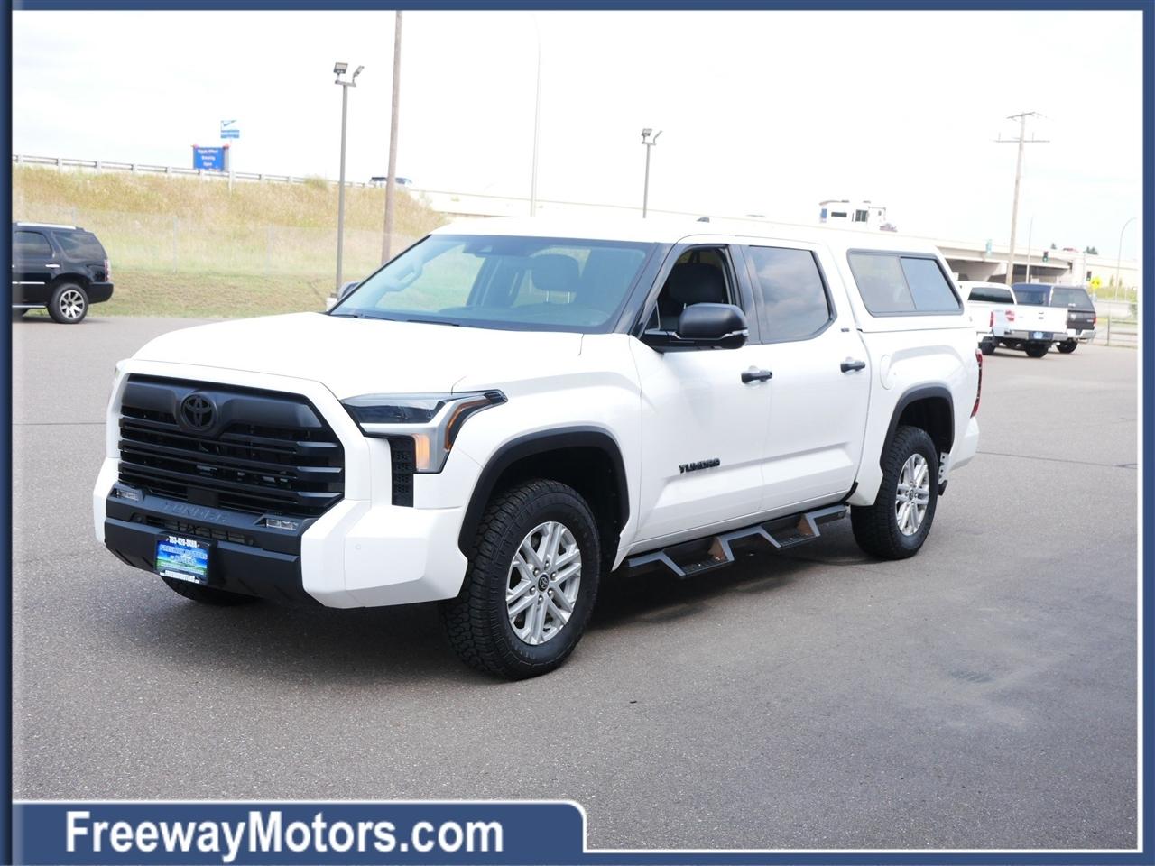 Toyota Tundra 4WD SR5 CrewMax 5.5' Bed (Natl) 2023