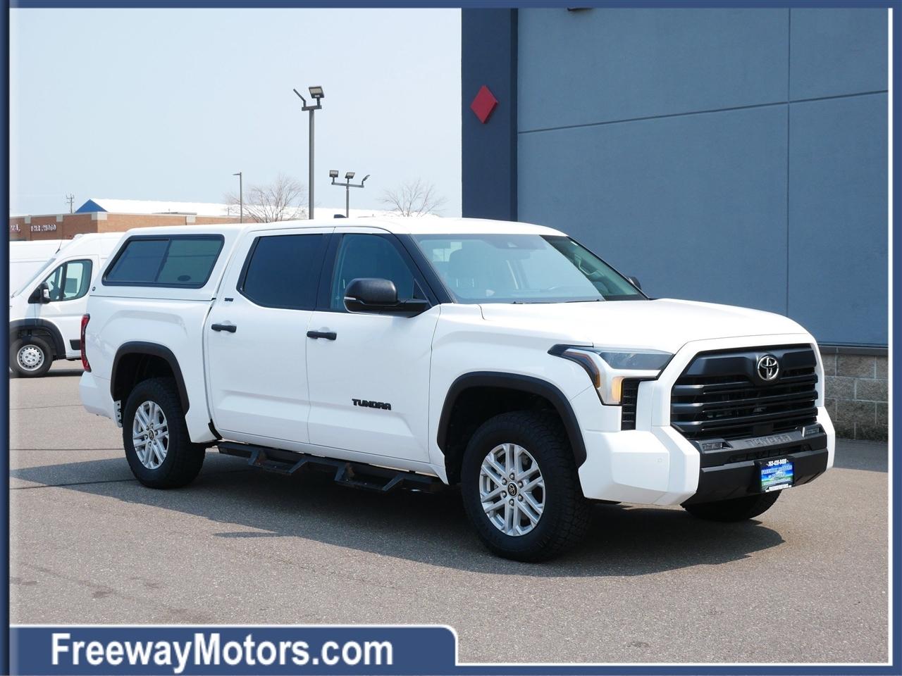 2023 Toyota Tundra 4WD SR5 CrewMax 5.5' Bed (Natl)