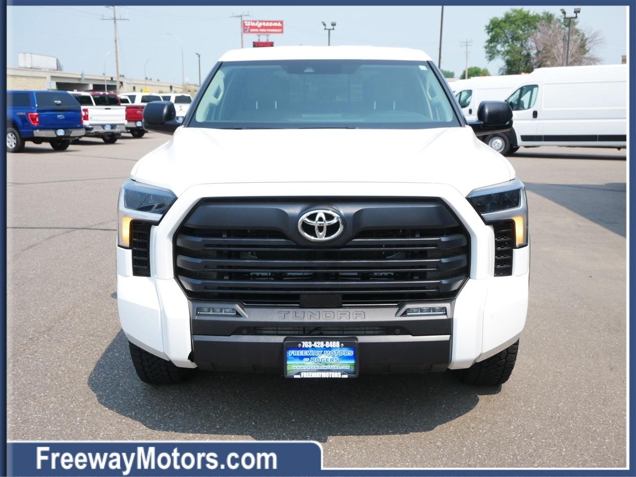 Toyota Tundra 4WD SR5 CrewMax 5.5' Bed (Natl) 2023