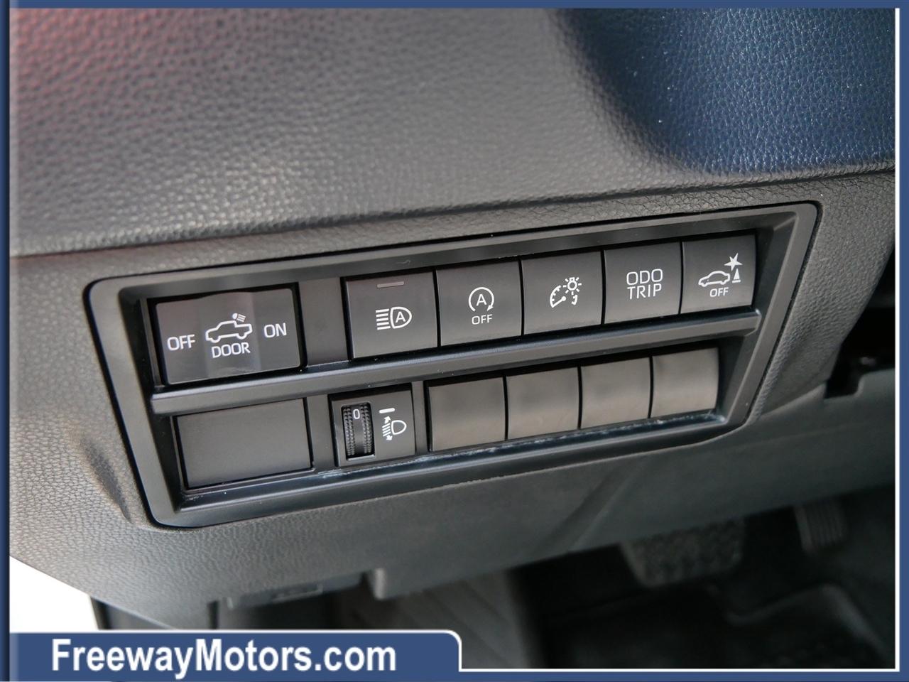 Toyota Tundra 4WD SR5 CrewMax 5.5' Bed (Natl) 2023