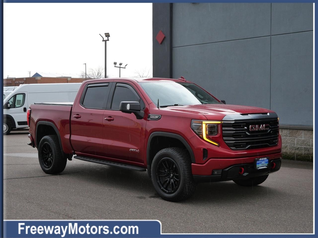 GMC Sierra 1500 4WD Crew Cab 147" AT4 2022