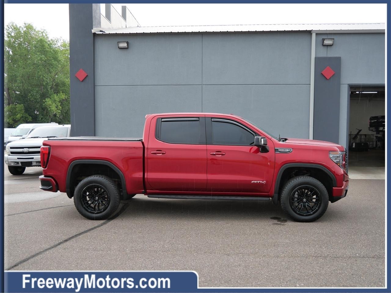 GMC Sierra 1500 4WD Crew Cab 147" AT4 2022