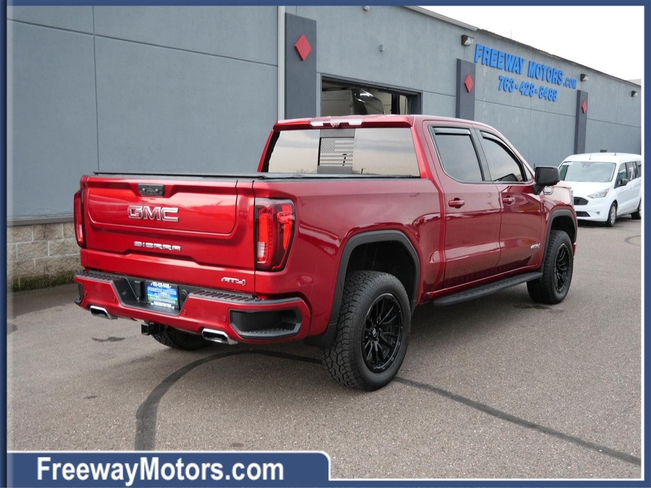 GMC Sierra 1500 4WD Crew Cab 147" AT4 2022