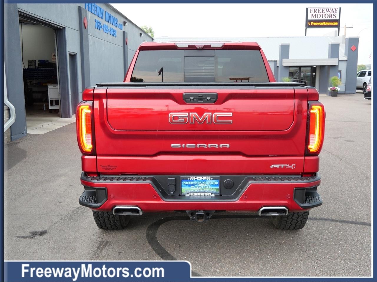 GMC Sierra 1500 4WD Crew Cab 147" AT4 2022