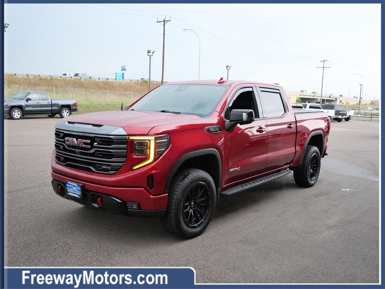 GMC Sierra 1500 4WD Crew Cab 147" AT4 2022