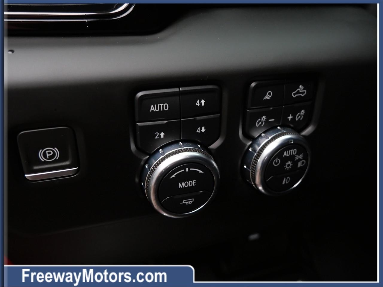 GMC Sierra 1500 4WD Crew Cab 147" AT4 2022