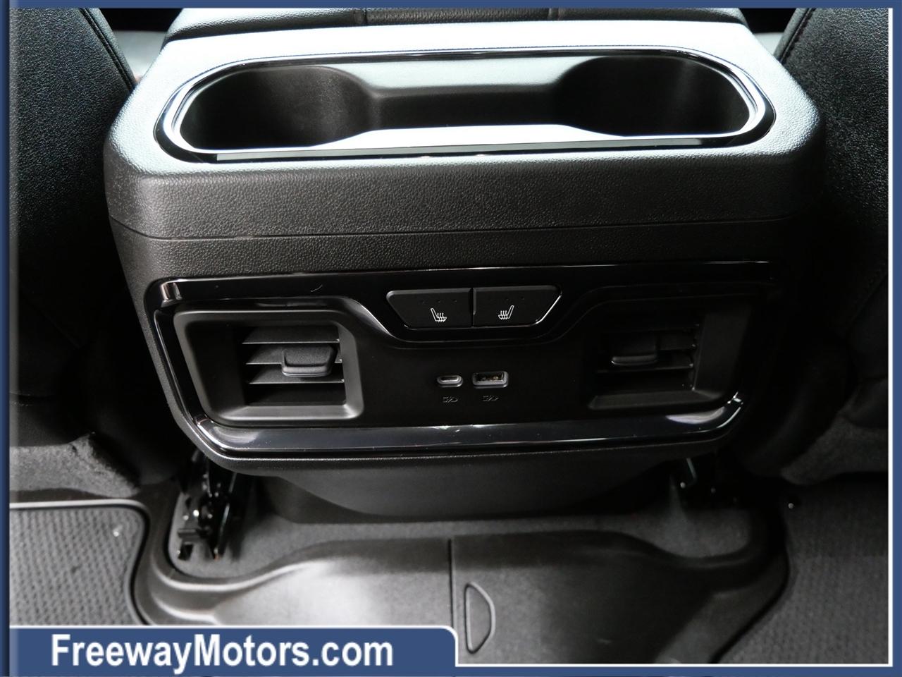 GMC Sierra 1500 4WD Crew Cab 147" AT4 2022