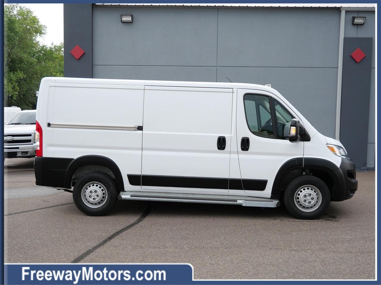 RAM ProMaster Cargo Van Tradesman 2500 Low Roof 136" WB w/Pass Seat 2025