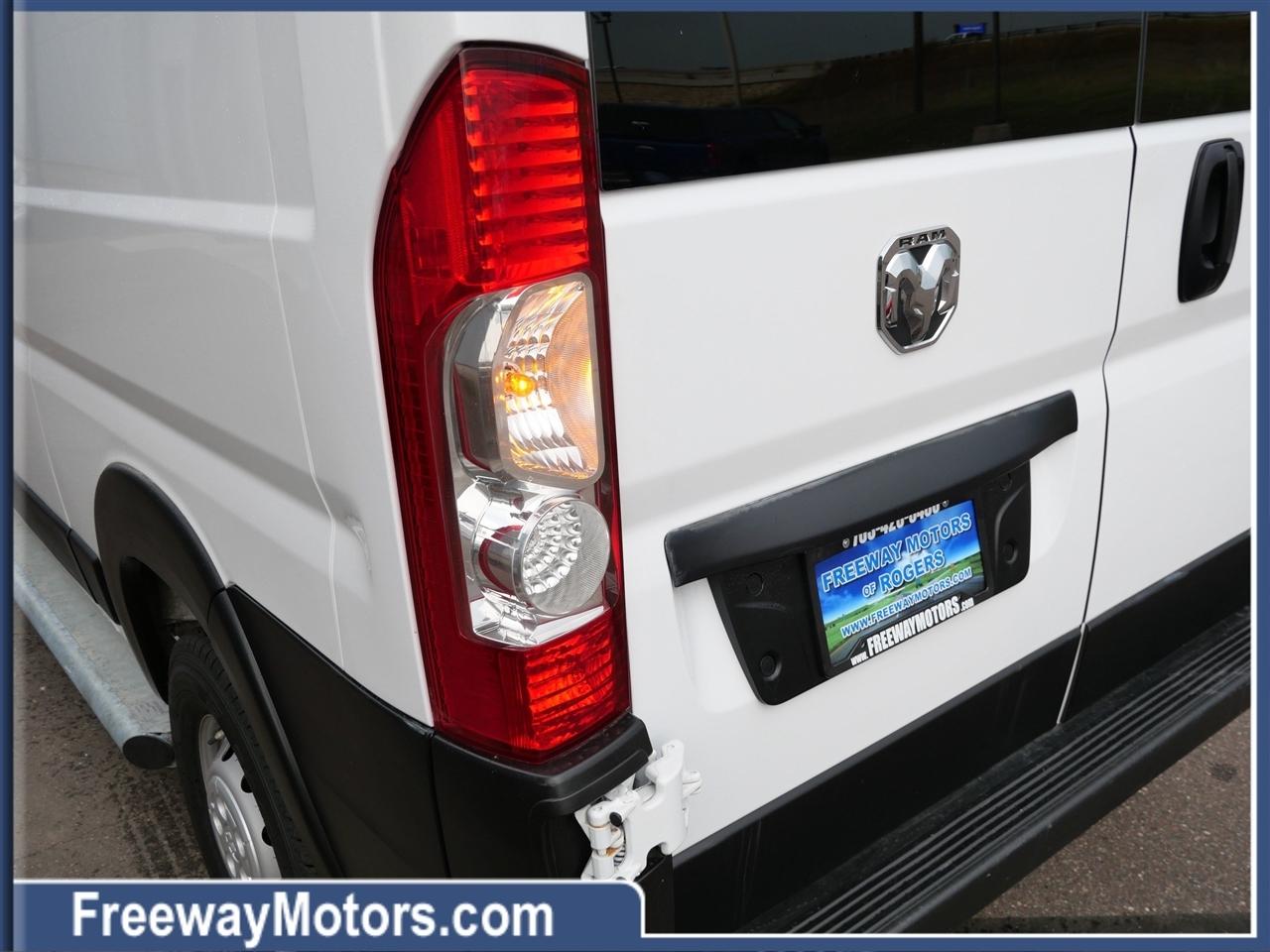 RAM ProMaster Cargo Van Tradesman 2500 Low Roof 136" WB w/Pass Seat 2025