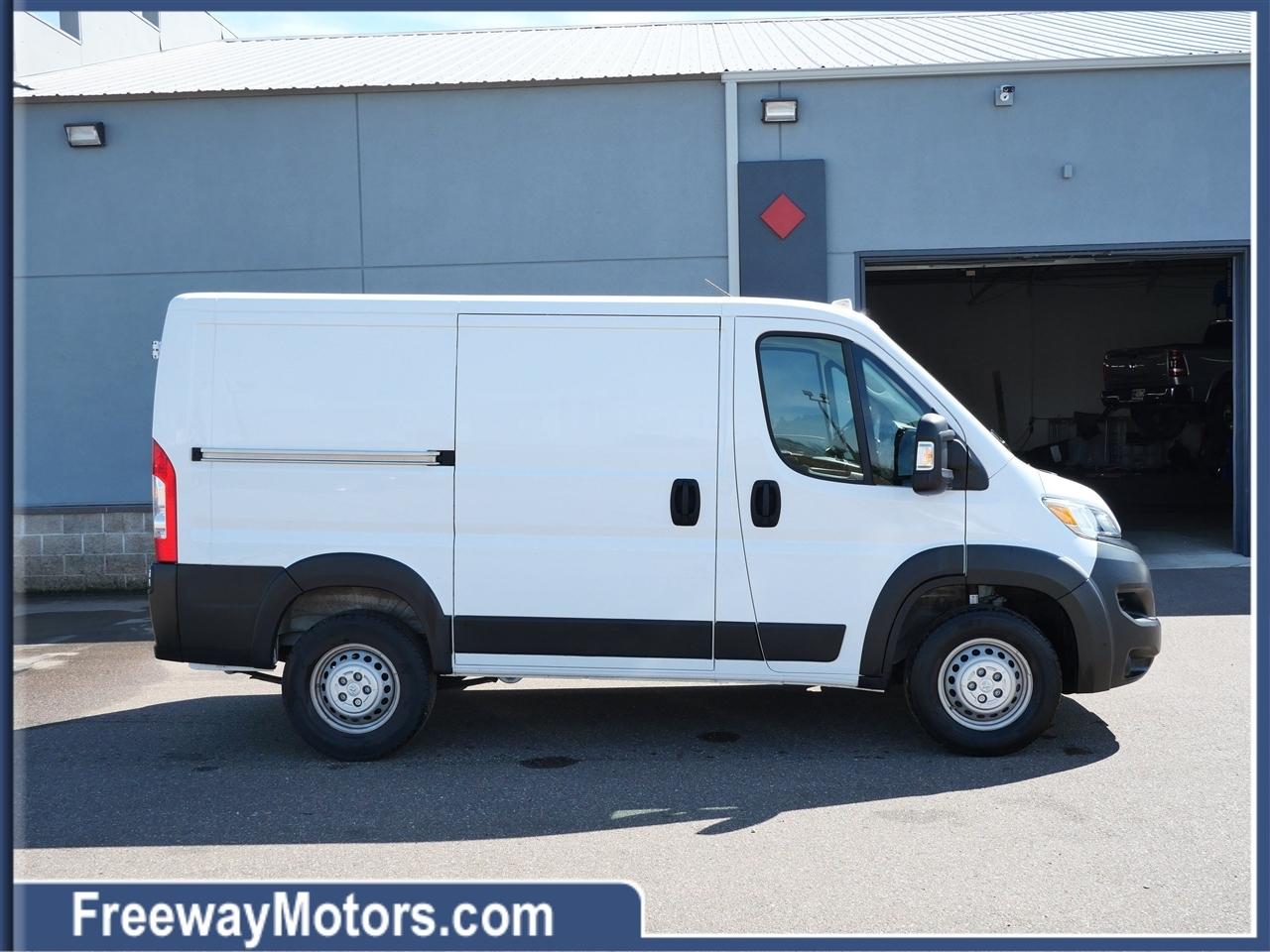 RAM ProMaster Cargo Van Tradesman 1500 Low Roof 118" WB w/Pass Seat 2024