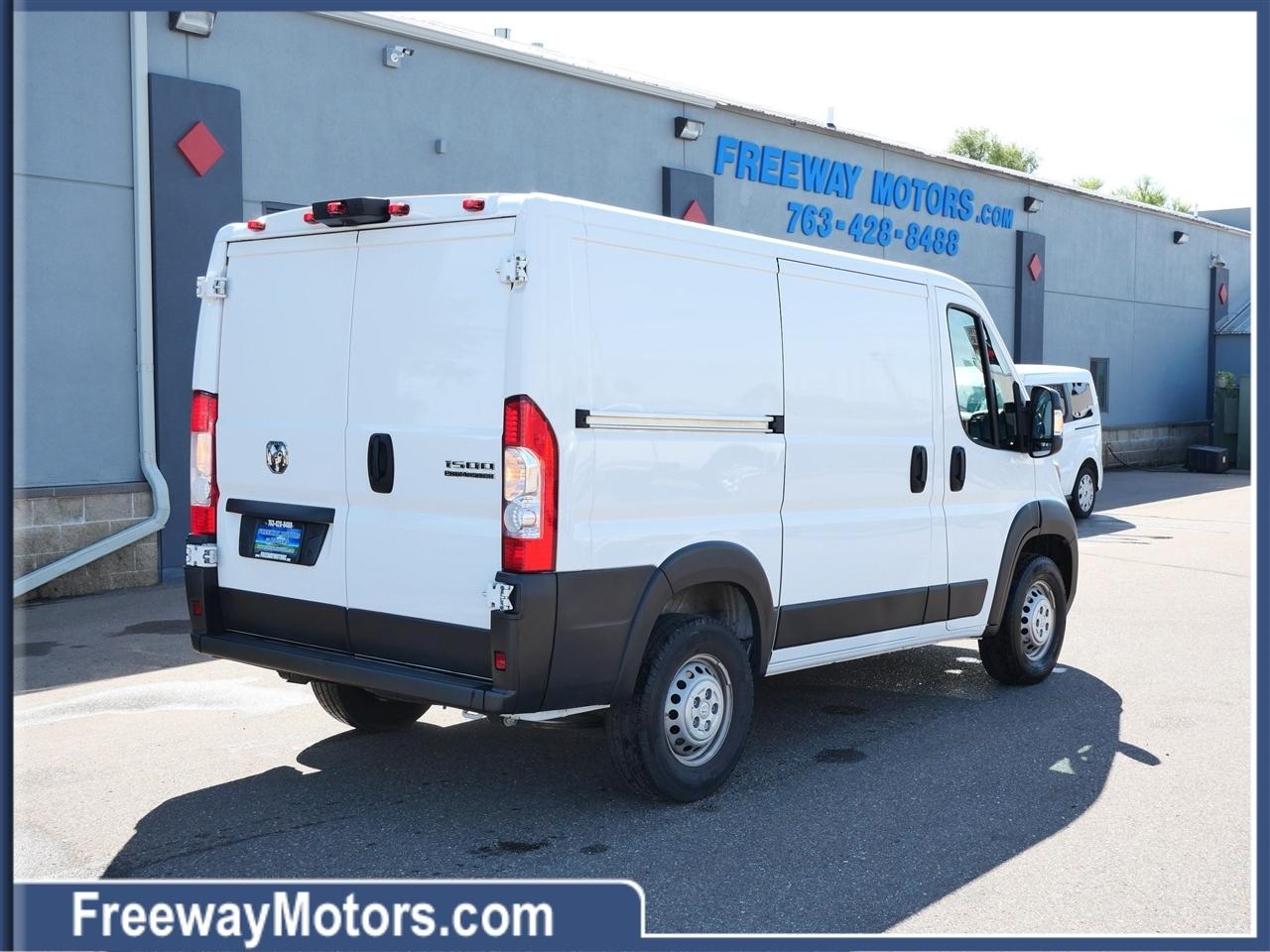 RAM ProMaster Cargo Van Tradesman 1500 Low Roof 118" WB w/Pass Seat 2024