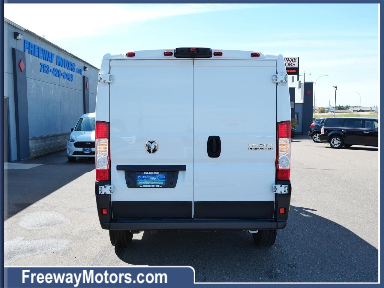RAM ProMaster Cargo Van Tradesman 1500 Low Roof 118" WB w/Pass Seat 2024