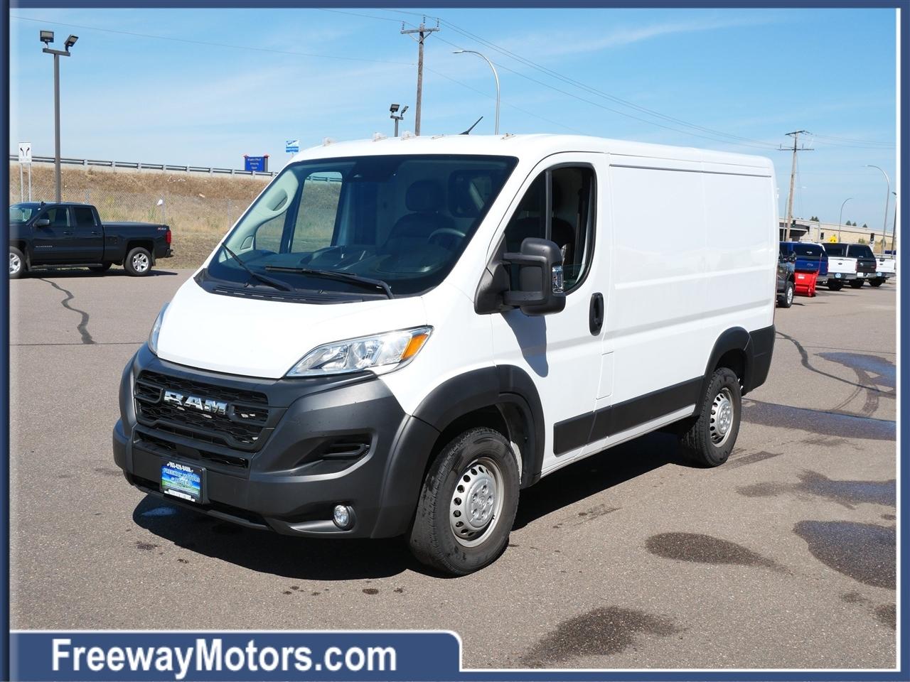 RAM ProMaster Cargo Van Tradesman 1500 Low Roof 118" WB w/Pass Seat 2024